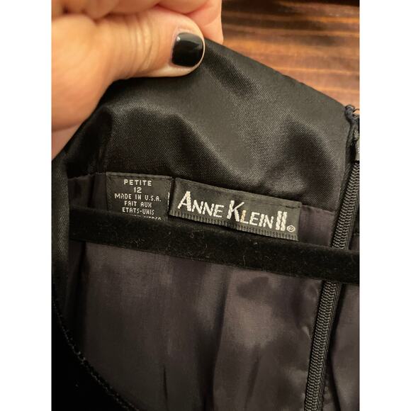 ANNE KLEIN BLACK VELVET COCKTAIL DRESS 12 - Picture 4 of 5
